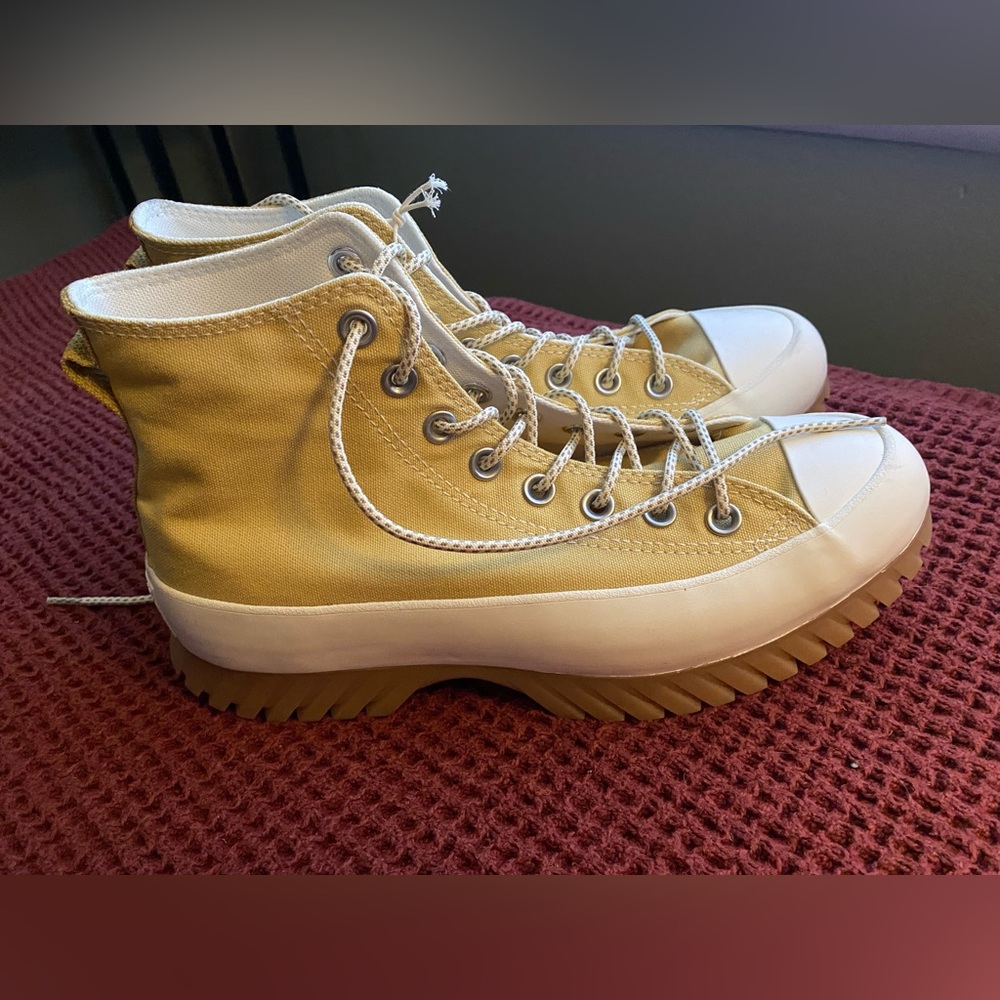 New Converse Men’s 7 Women’s 9 Chuck Taylor All Star Lugged Platform
